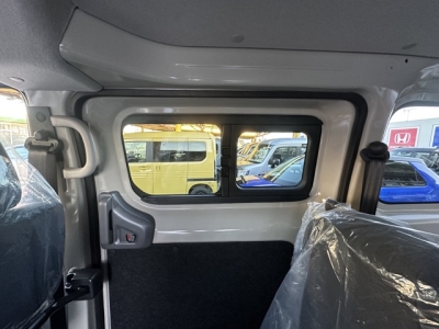 NV200バネットバン(ニッサン)登録済未使用車 内外装写真
