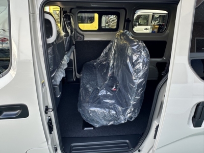 NV200バネットバン(ニッサン)登録済未使用車 前席内装