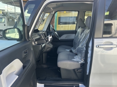 タント(ダイハツ)届出済未使用車 前席内装