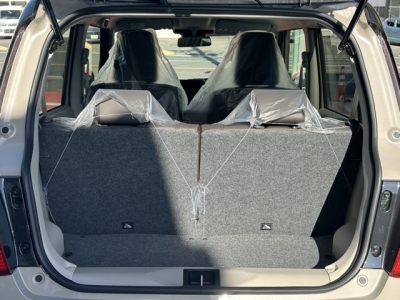 ラパンLC(スズキ)届出済未使用車 内外装写真他１