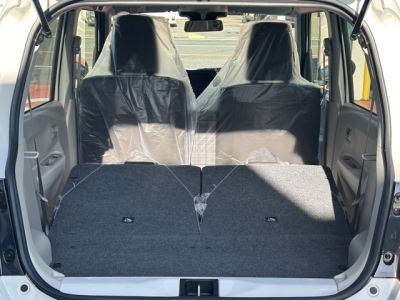 ラパンLC(スズキ)届出済未使用車 内外装写真他２