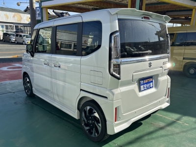 新型スペーシアカスタム(スズキ)届出済未使用車 後方