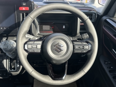 新型スペーシアカスタム(スズキ)届出済未使用車 内外装写真