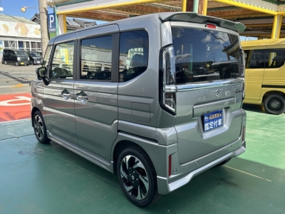 新型スペーシアカスタム(スズキ)届出済未使用車 後方