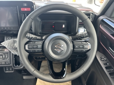 新型スペーシアカスタム(スズキ)届出済未使用車 内外装写真