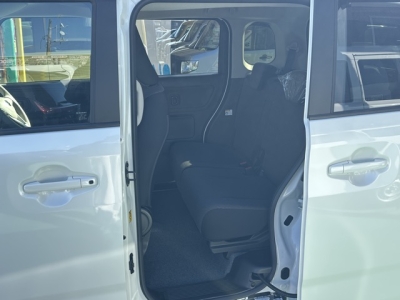 ワゴンＲスマイル(スズキ)届出済未使用車 後席内装