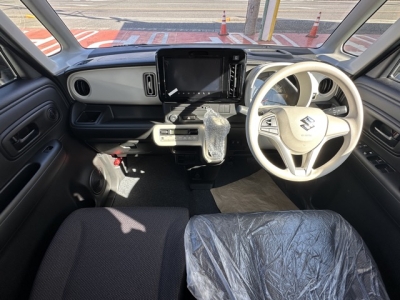 ワゴンＲスマイル(スズキ)届出済未使用車 後席から見た前席