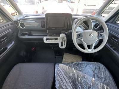 ワゴンＲスマイル(スズキ)届出済未使用車 後席から見た前席