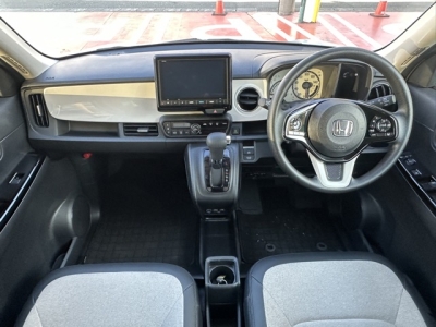 N-ONE(ホンダ)中古車 後席から見た前席