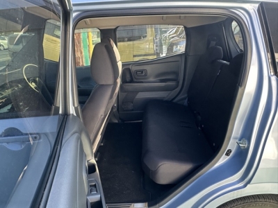 サクラ(ニッサン)中古車 後席内装