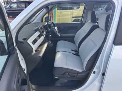 N-WGN(ホンダ)中古車 前席内装
