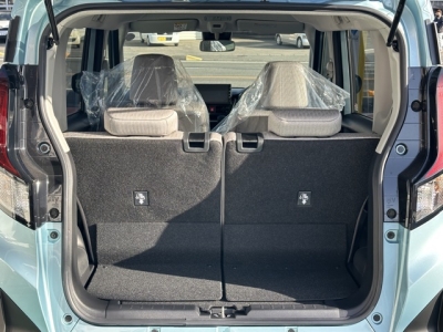 新型ムーヴ(ダイハツ)届出済未使用車 内外装写真他２