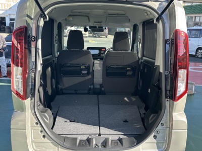 新型スペーシアのOEM(スズキ)中古車 内外装写真他２