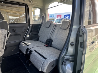 新型スペーシアのOEM(スズキ)中古車 後席内装