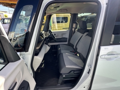新型N-BOX(ホンダ)中古車 前席内装