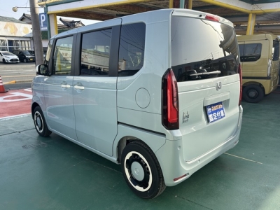 新型N-BOX(ホンダ)届出済未使用車 後方