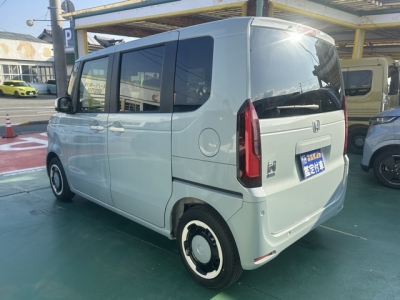 新型N-BOX(ホンダ)届出済未使用車 後方