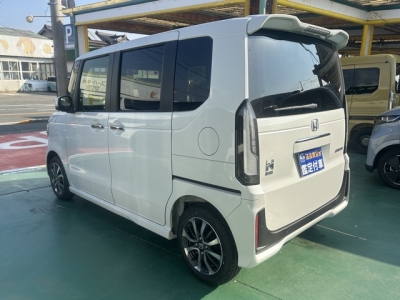 新型N-BOX(ホンダ)届出済未使用車 後方