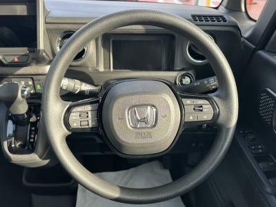 新型N-BOX(ホンダ)届出済未使用車 内外装写真