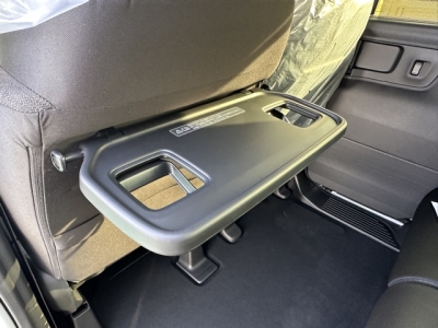 新型N-BOX(ホンダ)届出済未使用車 内外装写真他１