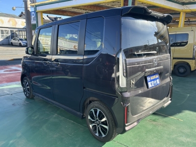 新型N-BOX(ホンダ)届出済未使用車 後方