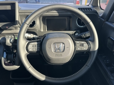 新型N-BOX(ホンダ)届出済未使用車 内外装写真