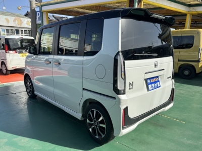 新型N-BOX(ホンダ)届出済未使用車 後方
