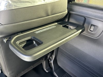 新型N-BOX(ホンダ)届出済未使用車 内外装写真他１