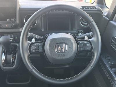 新型N-BOX(ホンダ)中古車 内外装写真