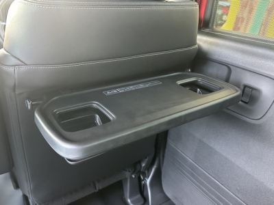 新型N-BOX(ホンダ)中古車 内外装写真他１