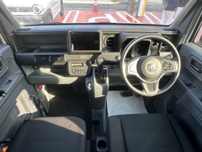 N-VAN(ホンダ)届出済未使用車 後席から見た前席