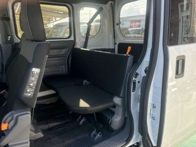 N-VAN(ホンダ)届出済未使用車 後席内装