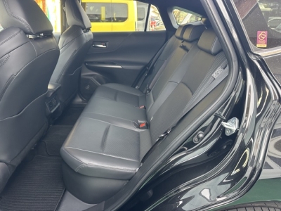 ハリアーハイブリッド(トヨタ)中古車 後席内装