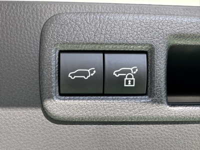 ハリアーハイブリッド(トヨタ)中古車 内外装写真他１