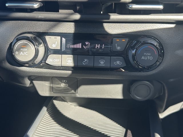 オーラ(ニッサン)中古車 17