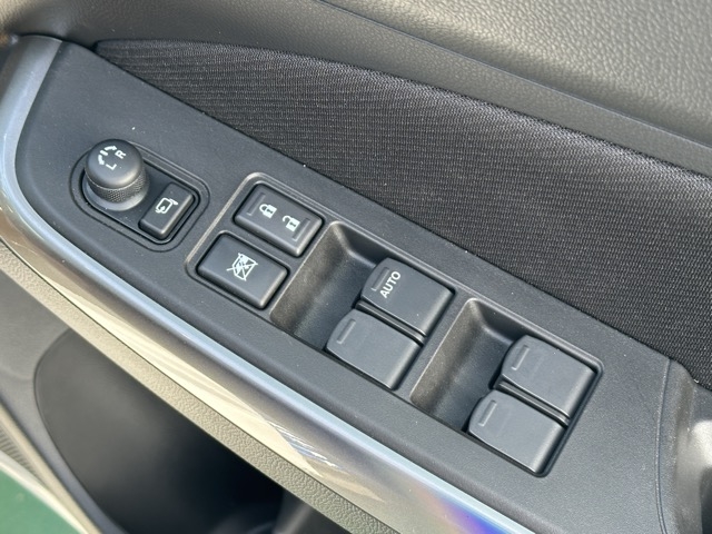 スイフト(スズキ)登録済未使用車 12