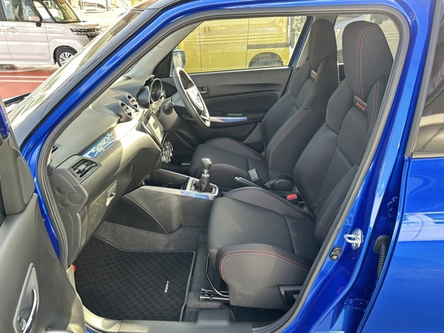 スイフト(スズキ)登録済未使用車 3