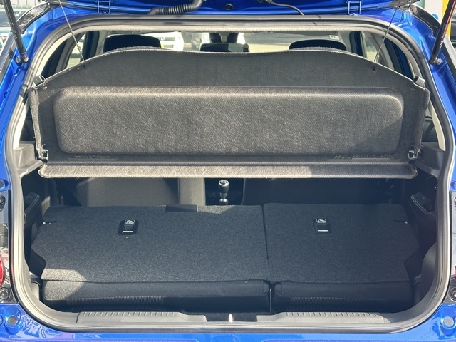 スイフト(スズキ)登録済未使用車 8