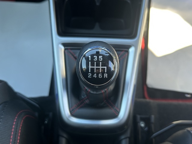 スイフト(スズキ)登録済未使用車 13