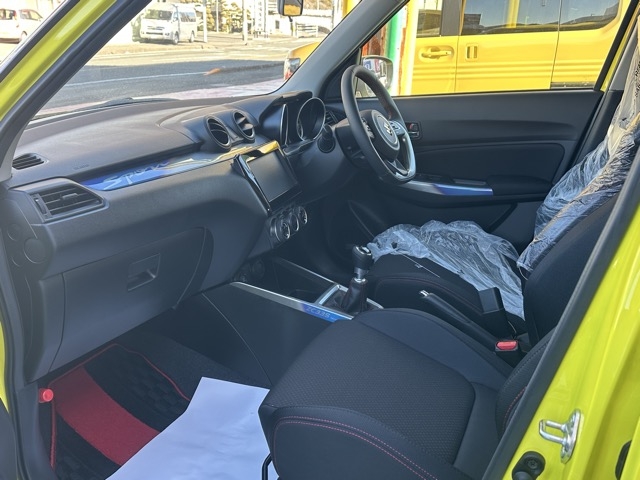 スイフト(スズキ)登録済未使用車 3