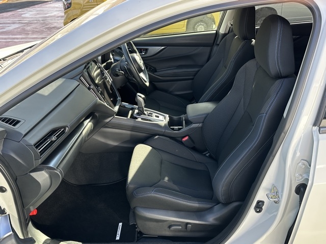 レヴォーグ(スバル)中古車 3