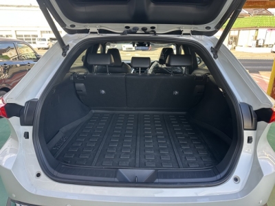 ハリアーハイブリッド(トヨタ)中古車 内外装写真他２