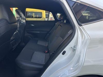 ハリアーハイブリッド(トヨタ)中古車 後席内装