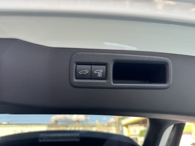 ハリアーハイブリッド(トヨタ)中古車 内外装写真他１