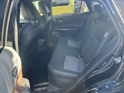 ハリアーハイブリッド(トヨタ)中古車 後席内装