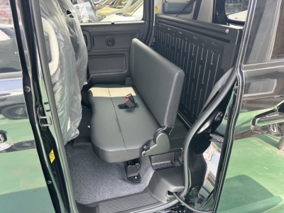 スペーシアベース(スズキ)届出済未使用車 後席内装