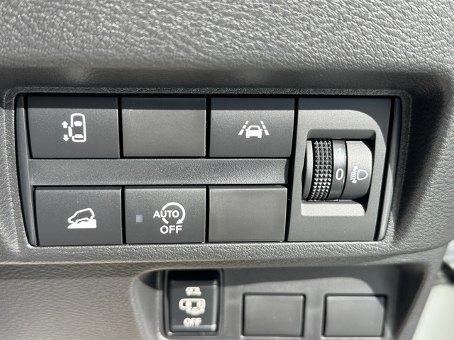 デリカミニ(三菱)届出済未使用車 13