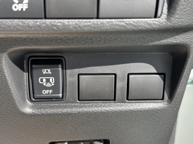 デリカミニ(三菱)届出済未使用車 14