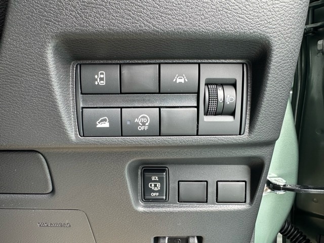 デリカミニ(三菱)届出済未使用車 13