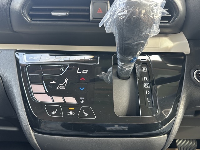 デリカミニ(三菱)届出済未使用車 19